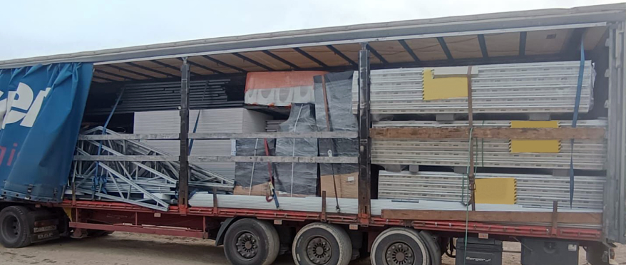 Verimli lojistik: AsstrA, Azerbaycan’daki otel inşaatı için temel malzemeleri teslim etmiştir